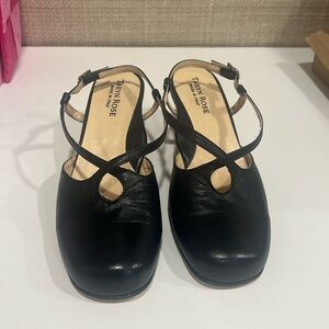 Black round toe strappy heel